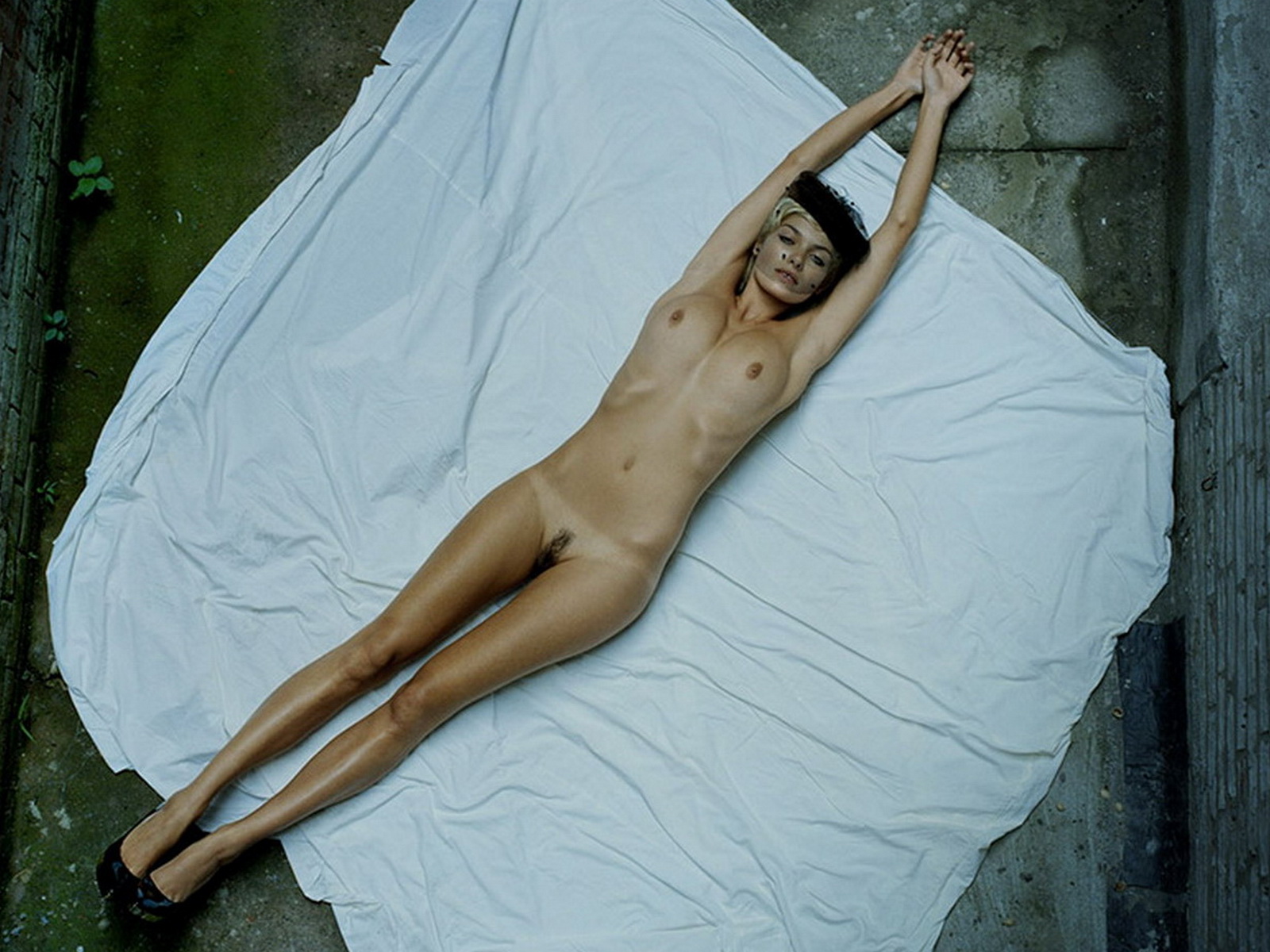 Photos nues Jessica Hart, mannequin sexy - Plans sexe gratuit avec une femm...